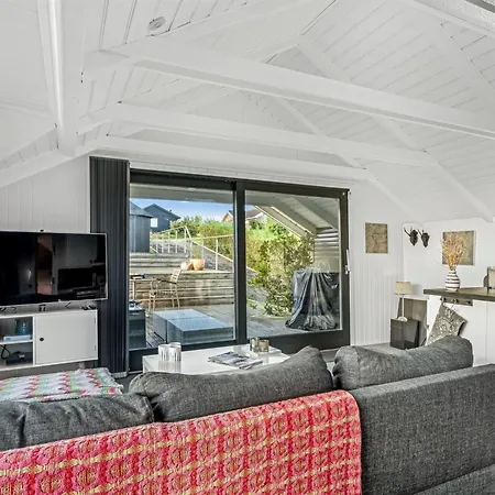 Aksinja - 250m To The Fjord By Interhome